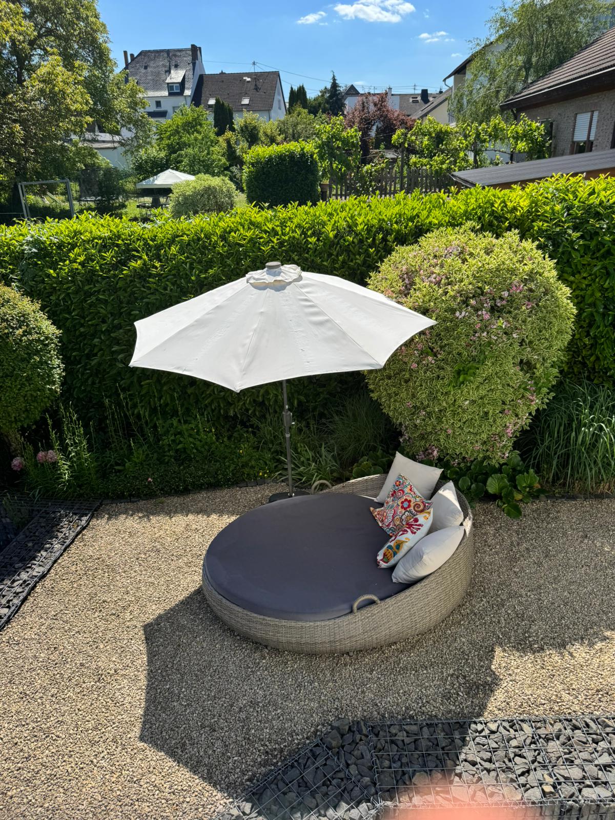 Sonneninsel im Garten der Wellnessanlage